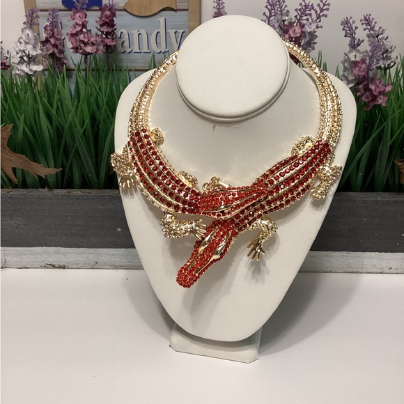 RED CROC NECKLACE - Picture 6 of 10